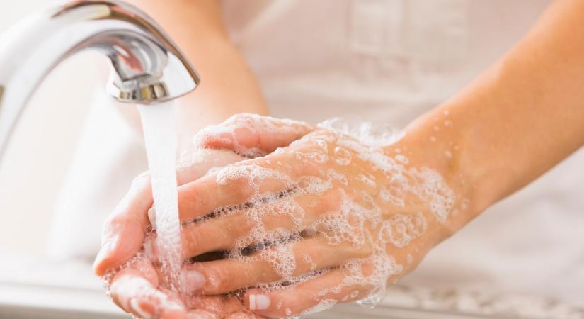 Sok idős ember rosszul mos kezet a konyhában: ez az apró hiba könnyen megbetegíthet
