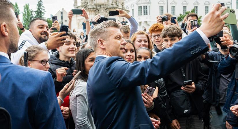 Elképesztő magasságokban a Tisza támogatottsága: az 1990-es rendszerváltás óta nem volt ilyen népszerű párt Magyarországon