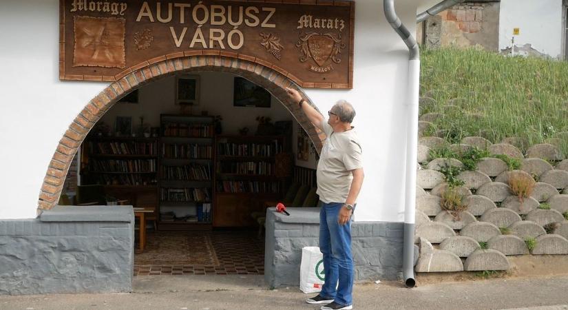 Hamvaiból született újjá az ország legkülönlegesebb buszmegállója (képgaléria)