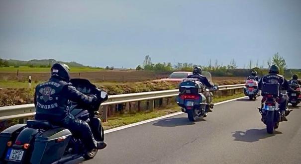Mongol túrára indult a hazai motorosklub