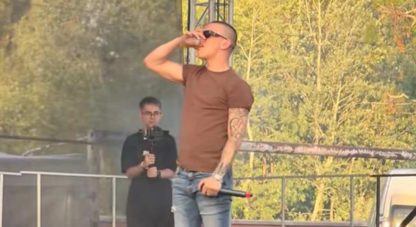 Kiverte a biztosítékot az X-Faktor győztese: botrányba fulladt a koncertje