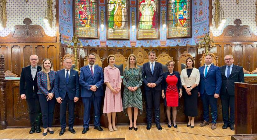 Kommentcunami követte a magyar házelnök szabadkai látogatását