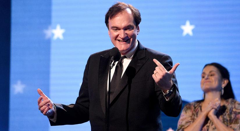 Quentin Tarantino "se íze, se bűze virsligyárnak" nevezte Hollywoodot, amit a közönségnek való behódolás, rossz castingok és "hülye baromságok" jellemeznek