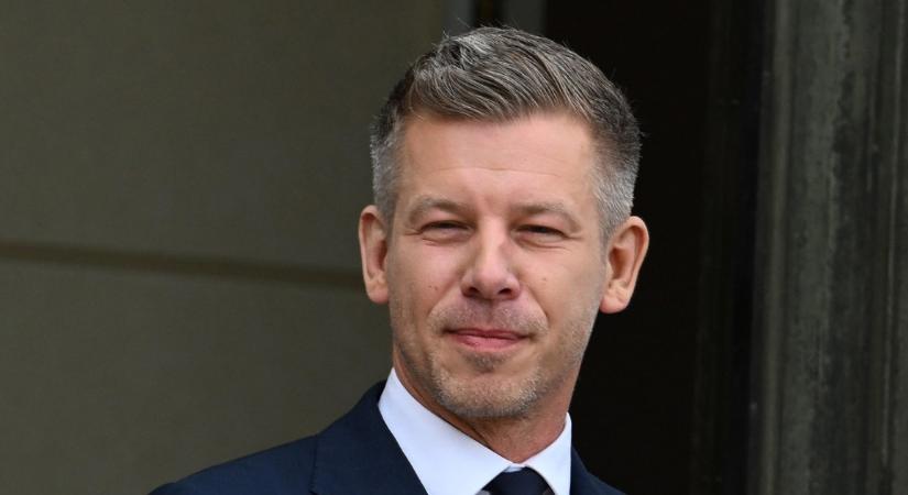 A követők véleménye nem piskóta. Magyar Péter olyannal töltötte a csepp szabadidejét Párizsban, hogy...