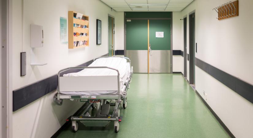 Horrorisztikus állapotok ebben a magyar kórházban: titkos droghálózat, fertőző csapvíz, tömeges felmondások - óriási a káosz