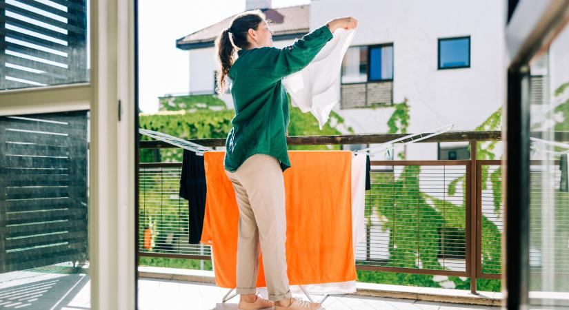 Hálószoba hűtése ventilátor nélkül: ez az egyszerű trükk segíthet – Csak egy törölköző kell hozzá