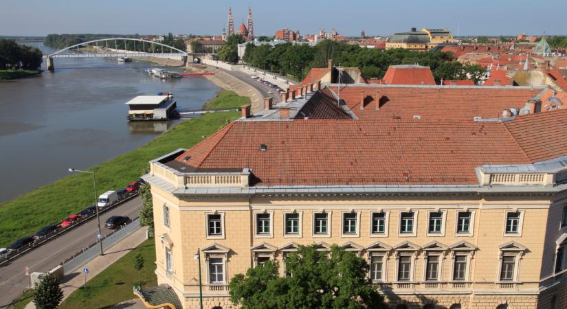 Megtört a lendület a BYD-gyár által felpörgetett ingatlanpiacon: egyre nehezebb eladni a lakásokat Szegeden