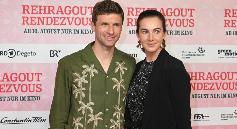 Válik az álompár: összetörte a szurkolók szívét Thomas Müller és felesége