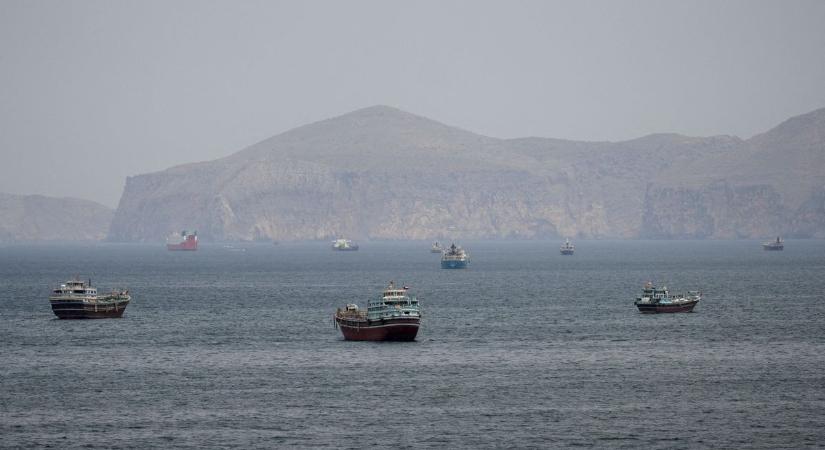Egyre több tanker jut ki a Perzsa-öbölből, de a forgalom helyreállása nagyon messze van