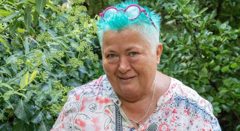 Megfagyott a levegő Falusi Mariann körül, elképesztő mit vett a kezébe - Fotó