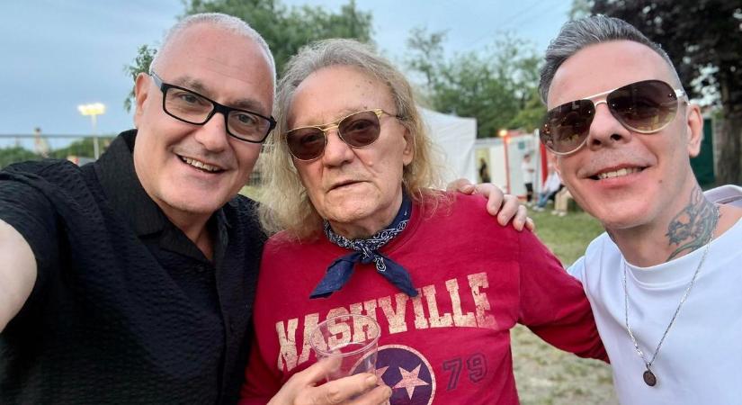 Abaházi, Charlie és Csordás – különleges találkozás, egy közös fotó