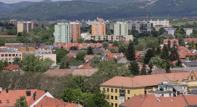 Vége egy korszaknak – eltűnt a legendás felirat Egerben