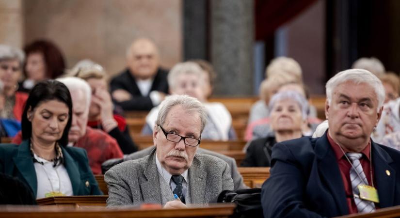 Nyugdíjügy: komoly javaslatokról tárgyalna a kormánnyal a Nyugdíjas Szervezetek Egyeztető Tanácsa