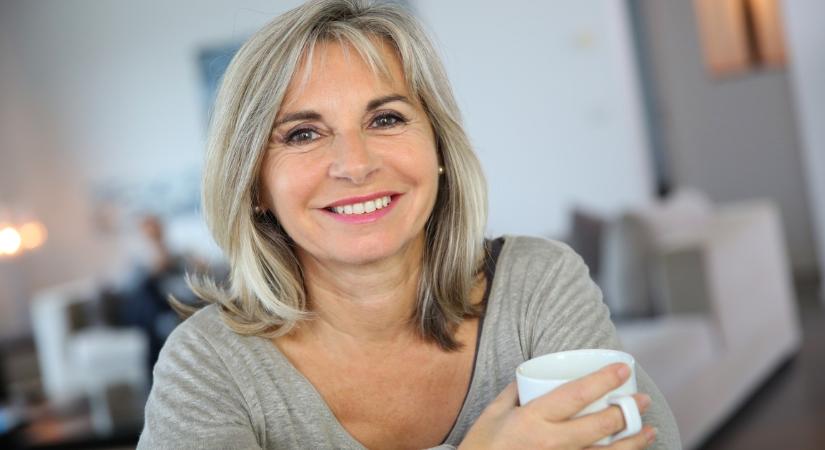 Az időseknek rendszeresen fogyasztaniuk kell: ez a tea segíti az emésztést, és enyhíti a reumatikus fájdalmakat