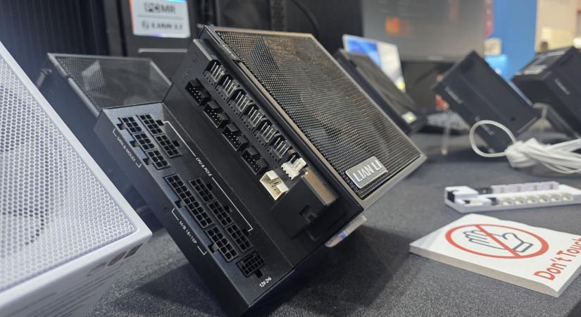 A Lian Li Edge Platinum V2 tápegységei elforgatott tápaljzatokkal érkeznek, és jelzik, ha ideje tisztítani a porszűrőt