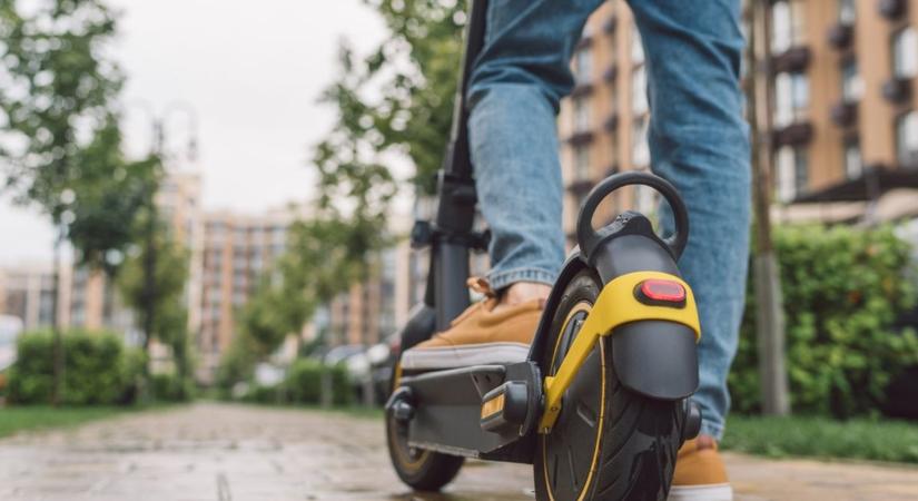Új KRESZ sem kell hozzá: már most jöhet a rolleres szigorítás