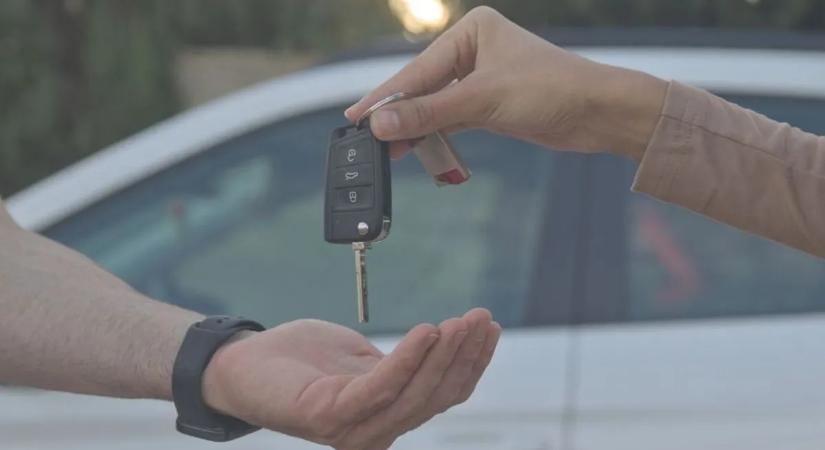 Fegyházbüntetés várhat a nem létező járművekkel üzletelő szélhámosra