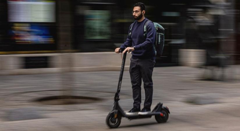 Meg se várják az új KRESZ-t? Jön a szigorú fordulat a rollerezésben, már a spájzban a sürgős változás