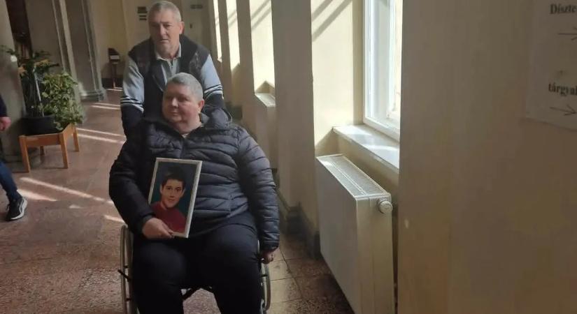 Oxigénpalack nélkül már nem megy – súlyos állapotban Till Tamás édesanyja
