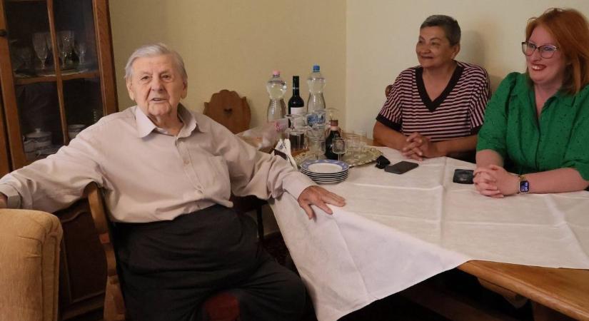 Gazdag életutat tudhat maga mögött a kilencven éves Törteli Béla bácsi