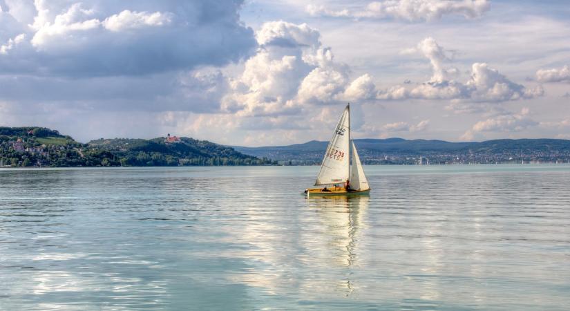 Döbbenetes fotót lőttek a Balatonról, sajnos nagy a baj