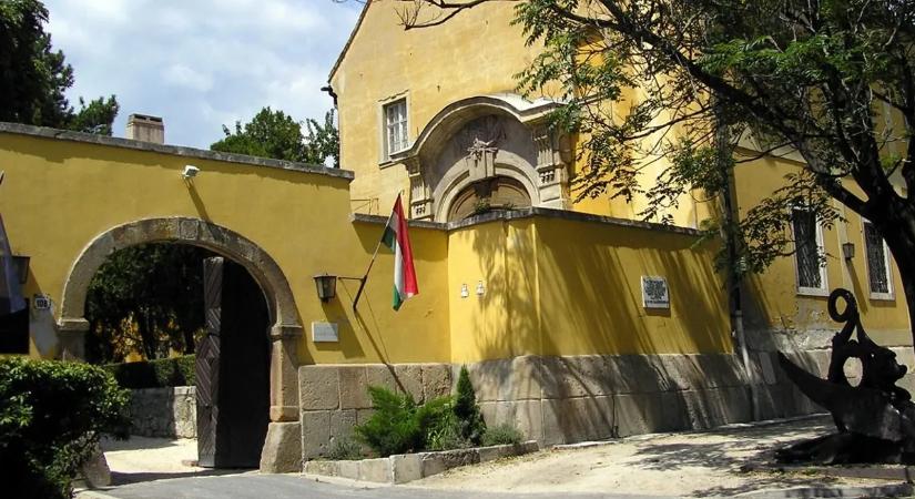 Kastély, kápolna és erdei tanösvény – Fedezd fel Budapest rejtett csodáit