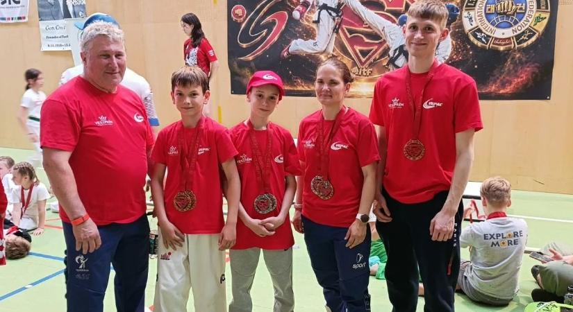 Dupláztak a dobogón a VEDAC versenyzői