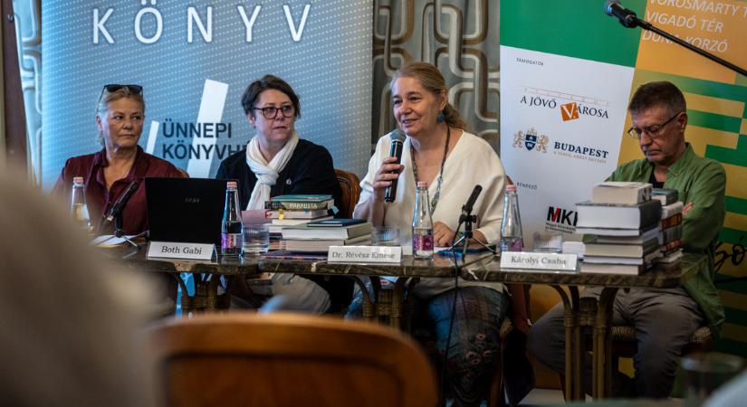 Totális káosz az Ünnepi Könyvhét előtt, aggregátorokról mehetnek majd a pénztárgépek