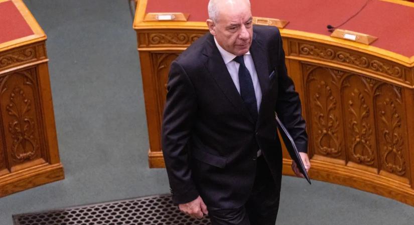 Sulyok szerint sürgős eljárás keretében vizsgálja a Velencei Bizottság, hogy a Tisza állami tisztségviselőket akar lemondatni