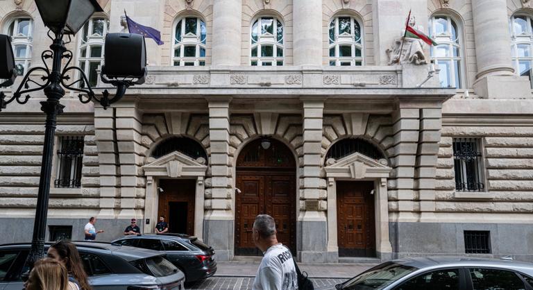 Nyilvánosságra hozták a banki adatokat a NER-es vagyonkimenekítési hírek után
