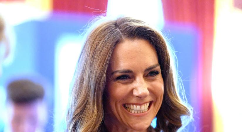 Katalin hercegné egyetlen testrészét figyelte mindenki: videón a leleplezés