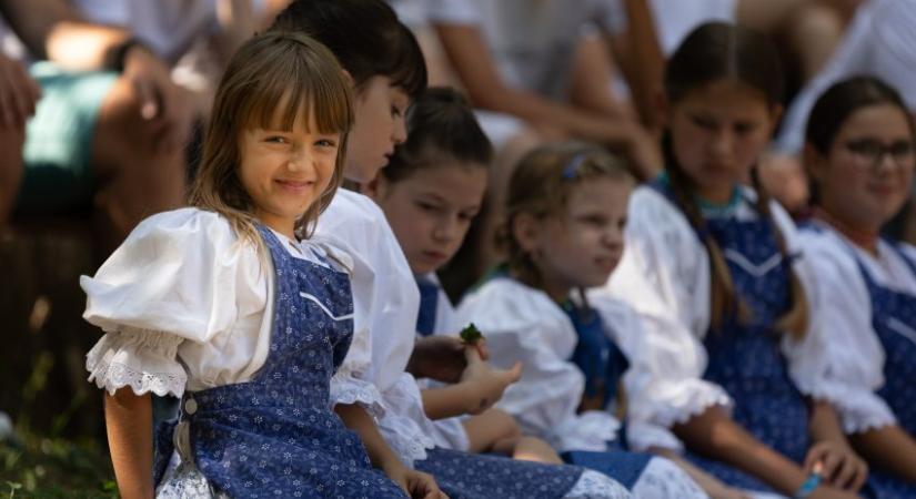 Nem csak szavakban: így segíti a magyar katolikus egyház a külhoni magyarságot