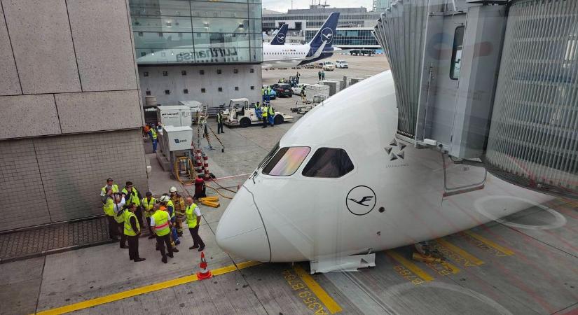 Baleset történt a Lufthansa Los Angelesbe induló járatával Frankfurtban