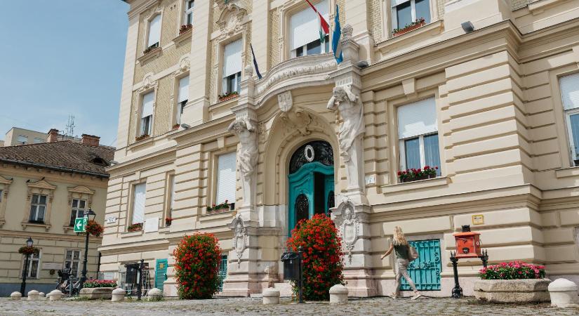 Elrendelték Molnár Zsolt, Őrsi Gergely, Láng Zsolt és öt másik személy letartóztatását, Molnár Zsoltot bilincsben vitték el