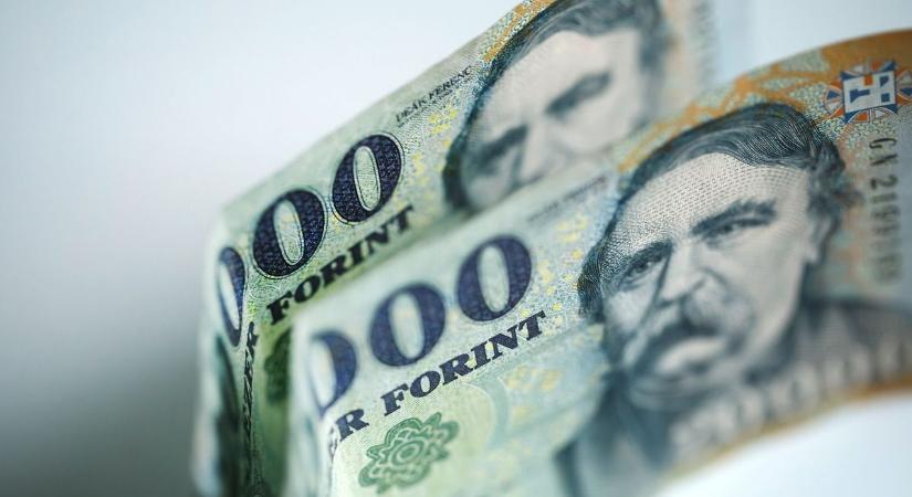 Ingyenes a sérült pénz cseréje, de a címletváltás komoly összegekbe kerülhet