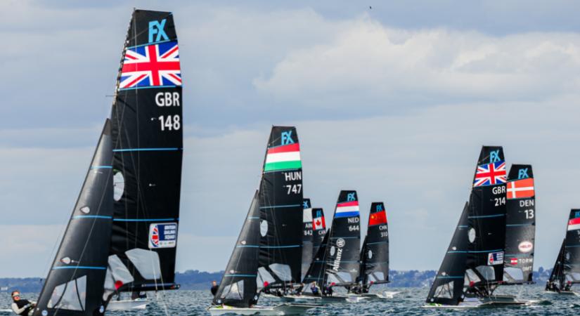 Fiatal 49erFX-párosunk érettségiről toppant be a világbajnokságra, de végigküzdötték, és megkapták, amiért kimentek