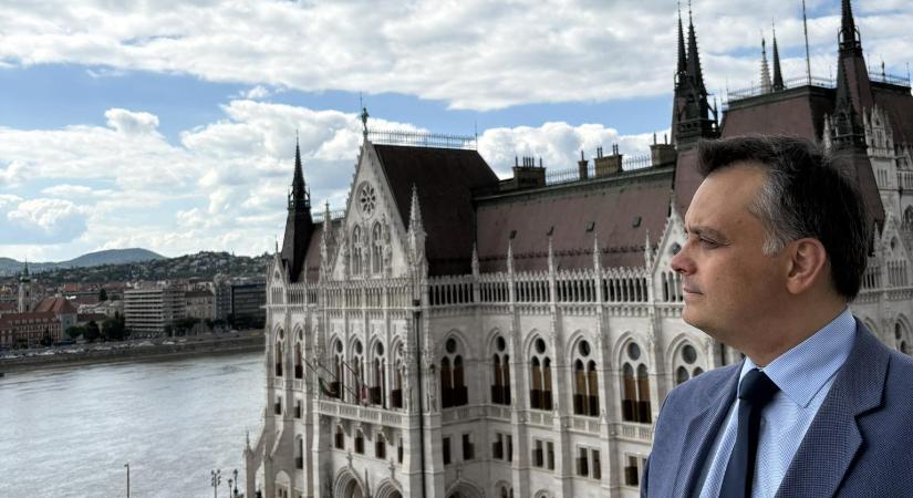 Latorcai Csaba: Minden országgyűlési képviselőnek kijár a tisztelet