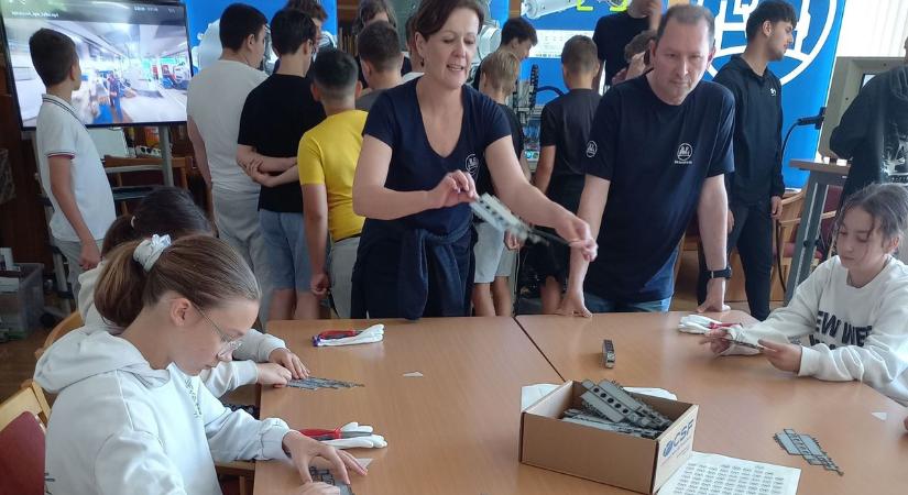 Gépészet iránt érdeklődő gyerekeknek szervezett programot a kamara az egyetemen – a szombathelyi iskolások mellett Szentgotthádról, Gencsapátiból is jöttek diákok