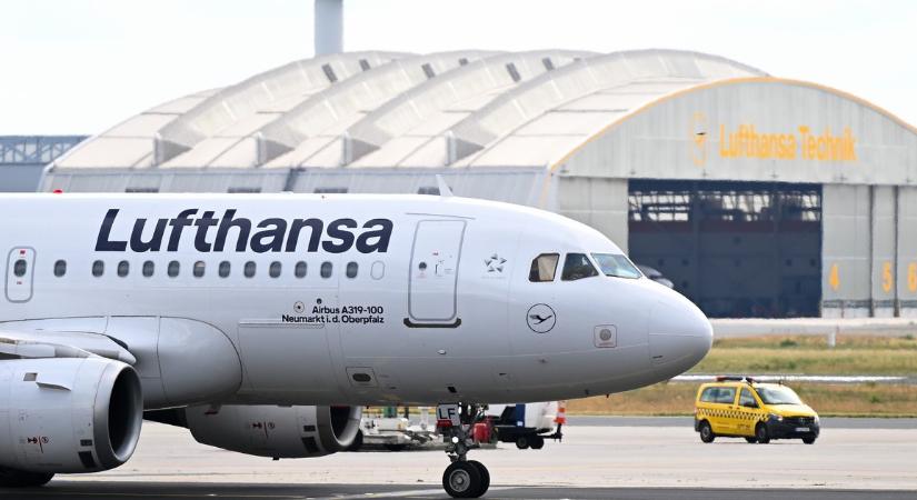 Balesetet szenvedett a Lufthansa repülőgépe a reptéren, többen megsérültek – videón az eset