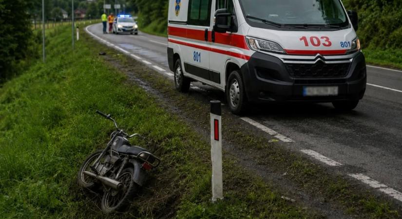 17 éves motoros sisak nélkül az árokba sodródott Szőlősegresen