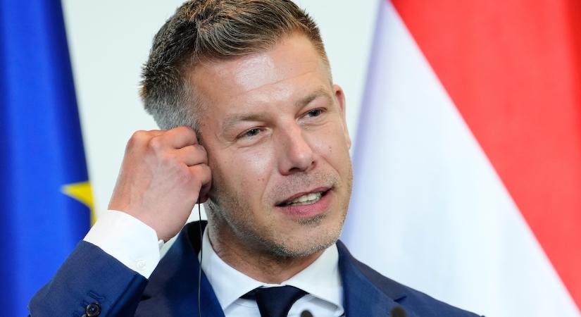 A fal adná a másikat!