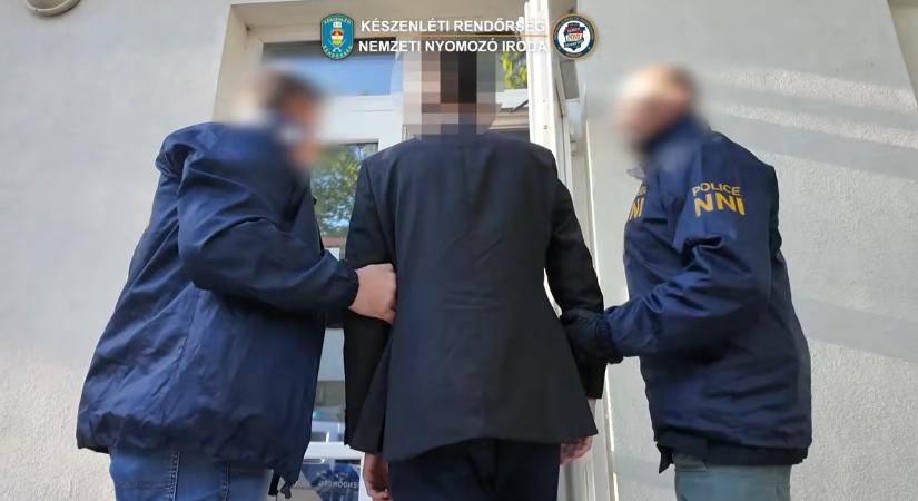 Gyermekpornográfia miatt csaptak le rá – nem először