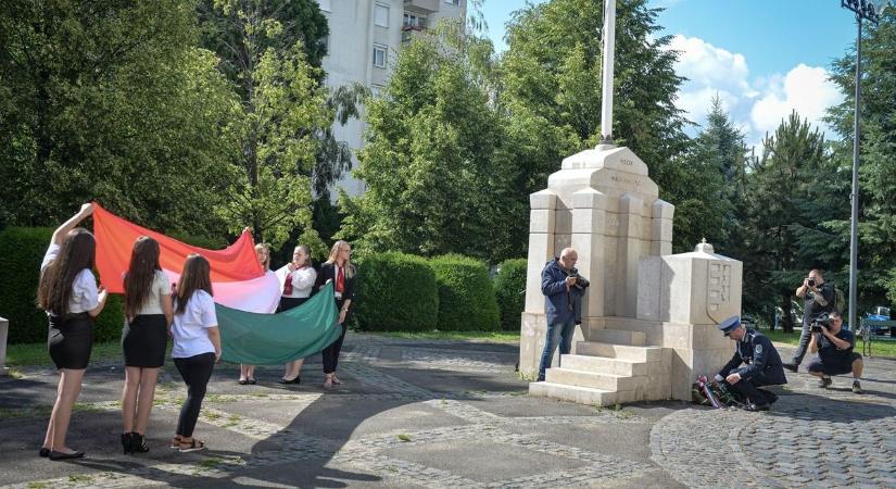 A nemzeti összetartozás mellett tettek hitet Gyöngyösön