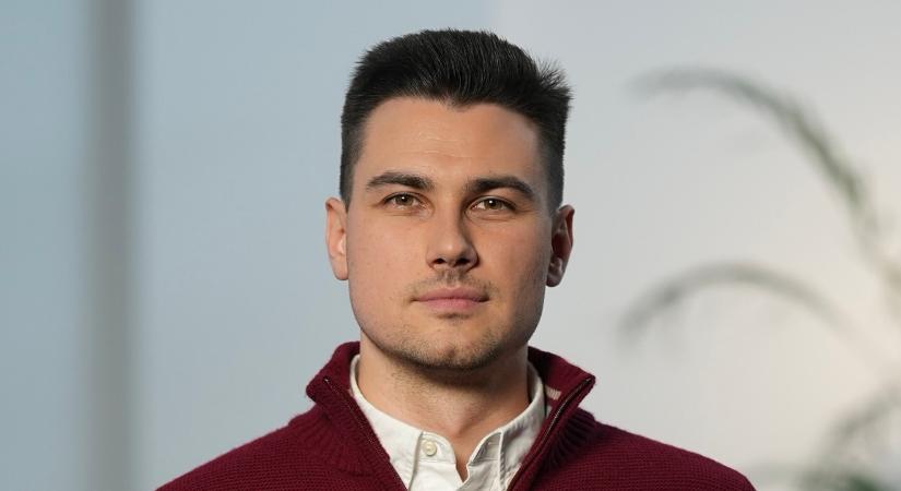 Itt a Fidesz reakciója arra, hogy a magyar milliárdos bevallotta, manipulálta a hírgyűjtő oldalát