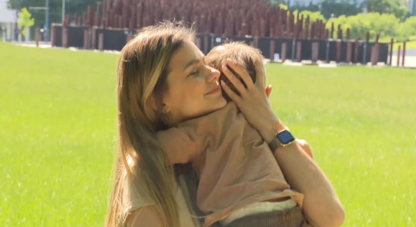 Weisz Fanni megható dolgot vett észre kisfián: „Nem értem, honnan tudja, hogy nem hallok”