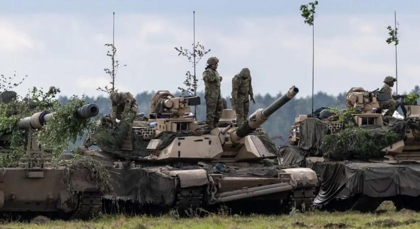 Béke helyett fegyverkezési verseny: Japán, Európa és a NATO is háborútól tart