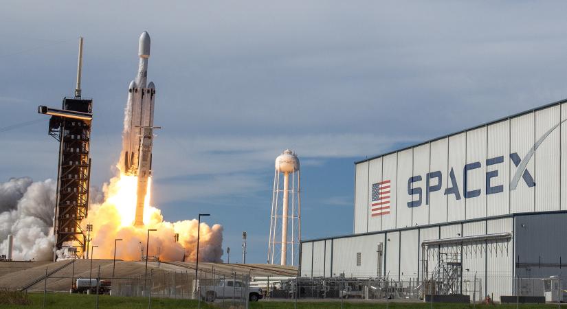 Tőzsdére megy a SpaceX, és ezzel Elon Musk vagyona nagyobbra dagad, mint a magyar gazdaság három és félszerese