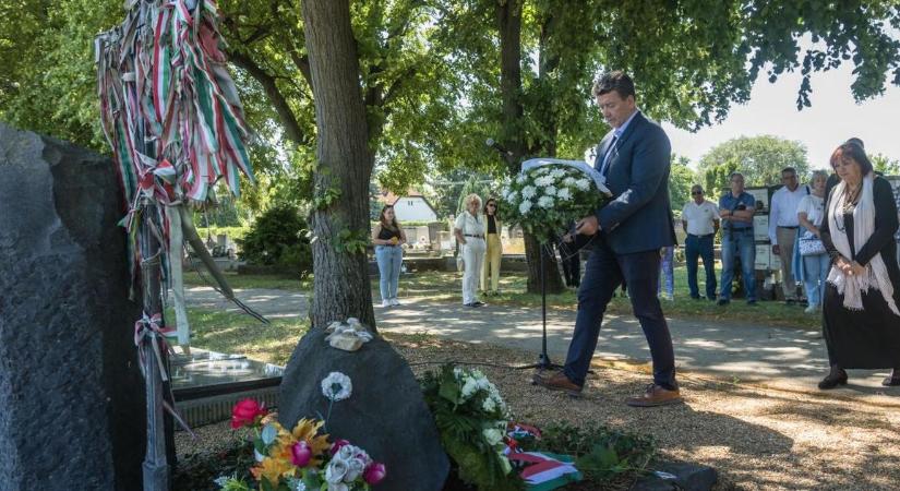 Latinovits Zoltánra emlékeztek halálának ötvenedik évfordulóján Balatonszemesen