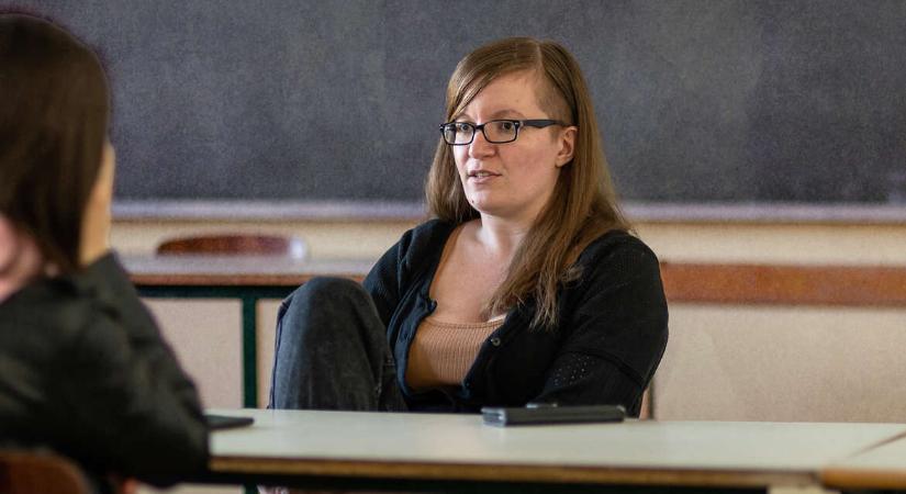 Szia, Tanárnő!: A gyermekközpontú iskolában a pedagógus több lehet, mint fegyelmező robot