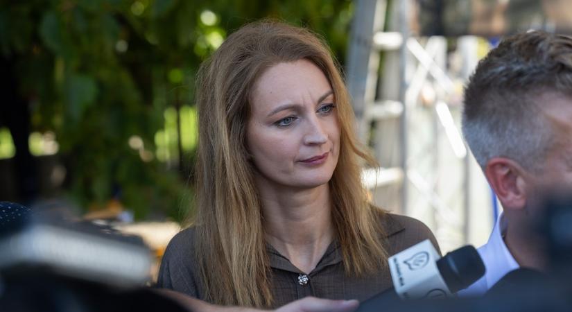 Forsthoffer Ágnes elnyerte a szépségkirálynői címet az Anna-bálon: így nézett ki 18 évesen az Országgyűlés elnöke!